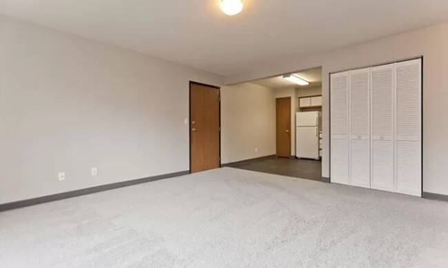 Primary Photo - Beautiful 2BR 1ba condo available for May ...