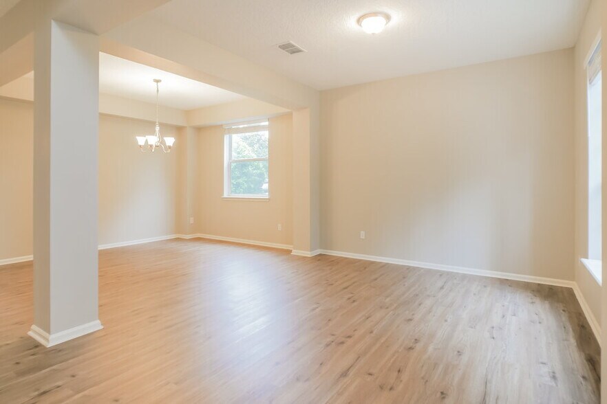 Building Photo - 183 Pine Arbor Cir