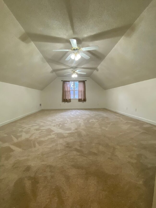 Building Photo - 4 Bed 3 Bath House in Beautiful Stratford Neighborhood in Evans!