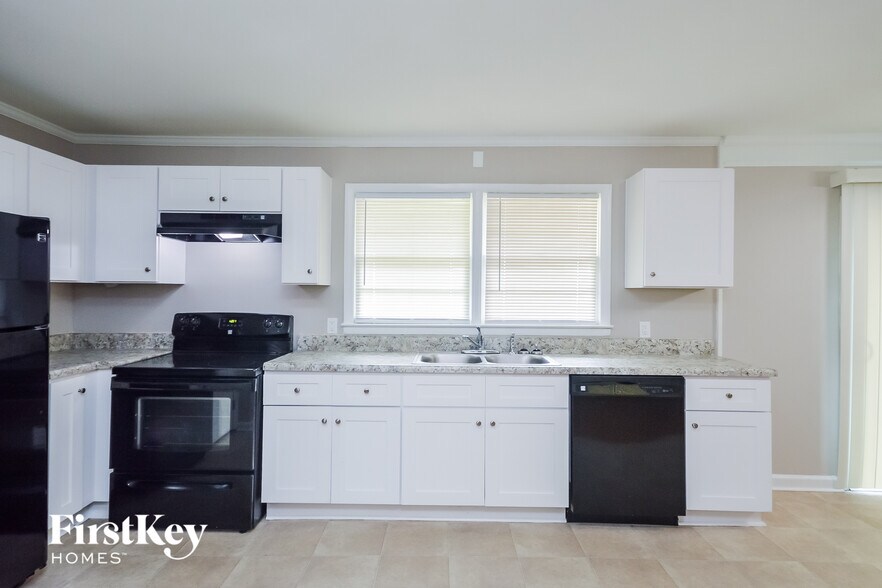 Building Photo - 1175 Milstead Ave NE