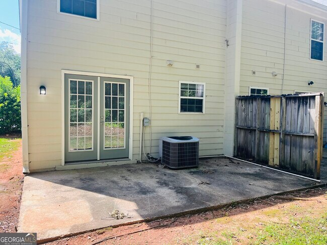 Building Photo - 605 Wilburn Ave