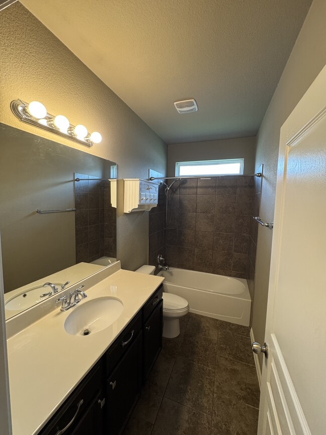 Building Photo - 502 Westchester Ct