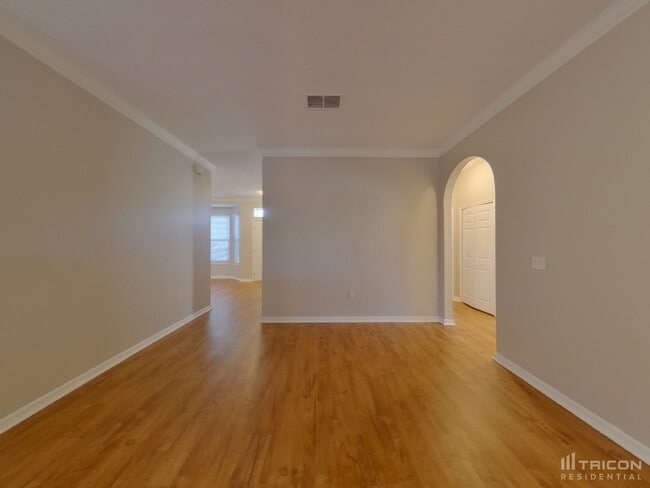 Building Photo - 1692 Brolga St