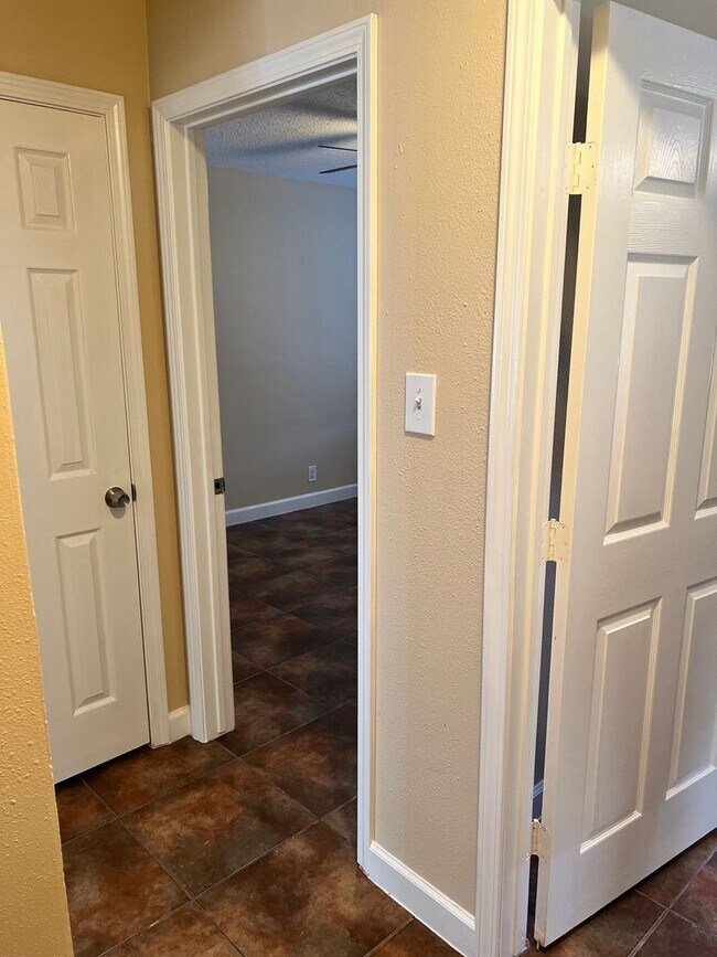 Building Photo - Introducing our 2 bedroom / 1 Bathroom Duplex For Rent in Beaumont, TX