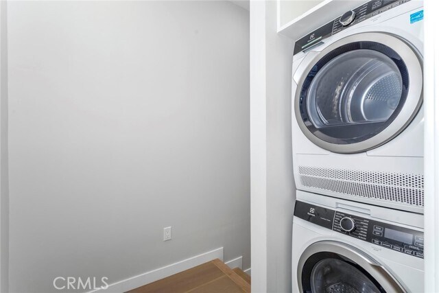 Building Photo - 1444 Stearns Dr