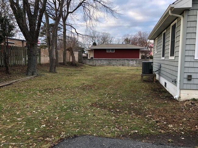 Building Photo - 3147 Hiawatha Ave