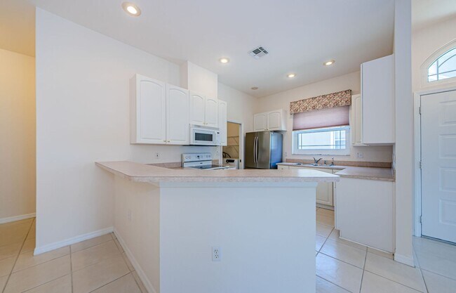 Building Photo - 2624 Tottenham Dr