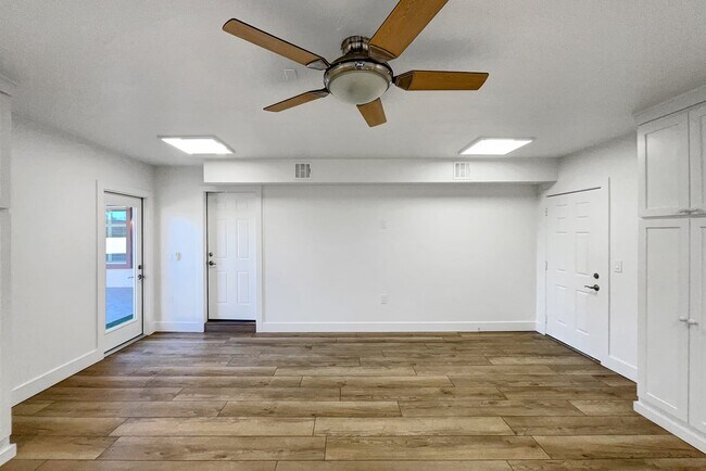 Building Photo - 6301 E Sweetwater Ave