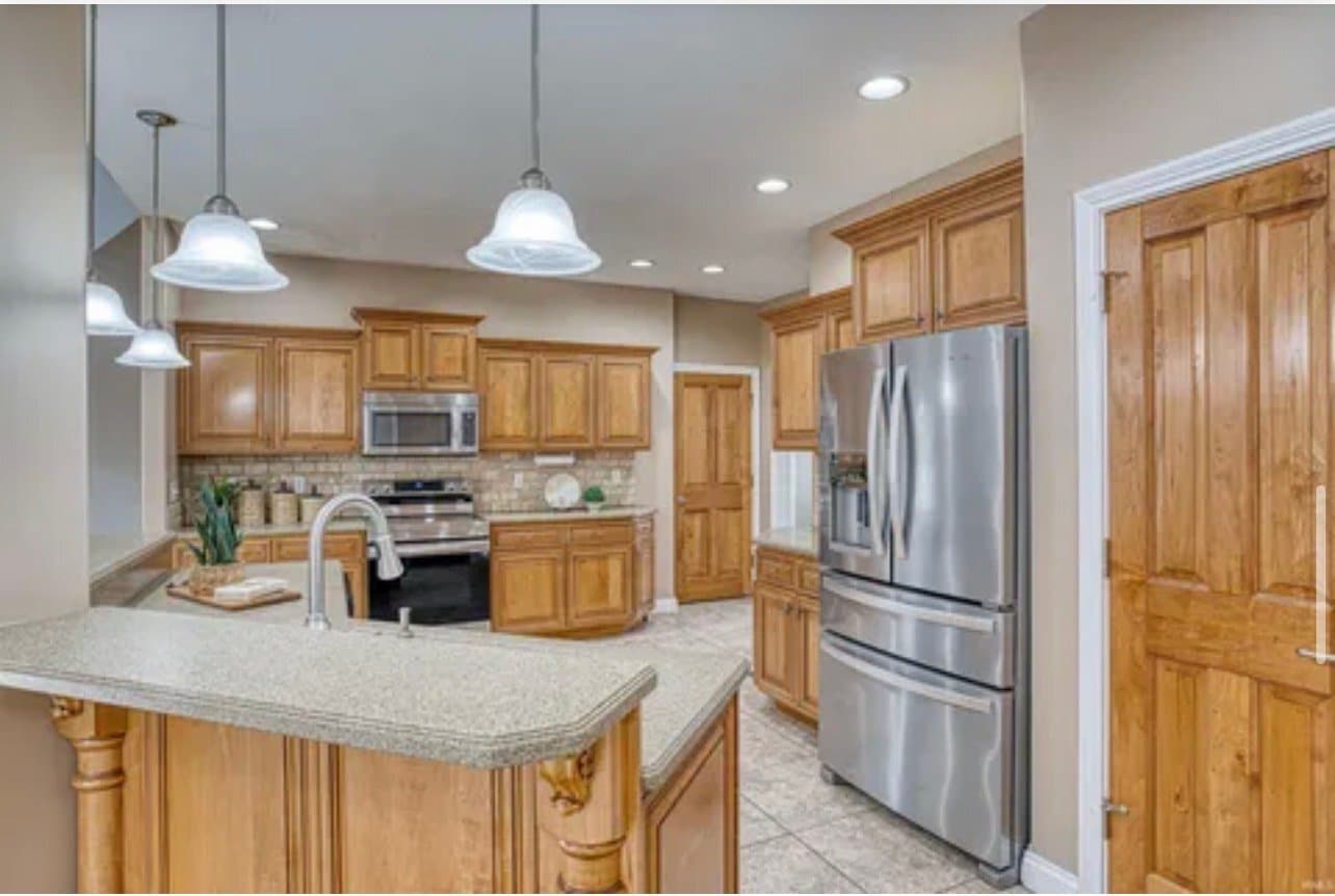 Building Photo - 10630 Bernadette Dr