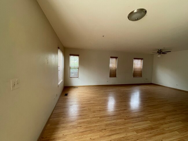 Building Photo - 1350 Orleans Dr