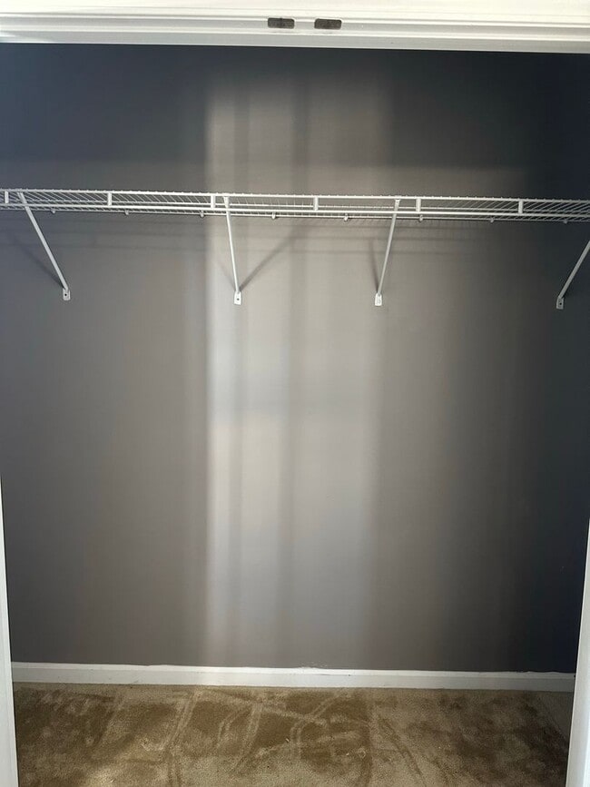 Building Photo - Wakefield Subdivision!  End Unit.