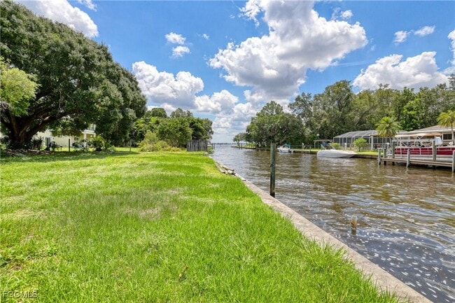 Building Photo - 1837 Marina Cir