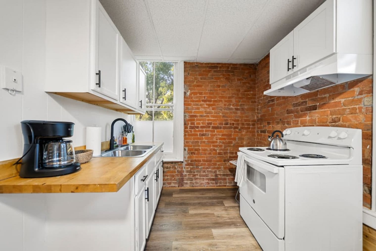 Building Photo - 242 Mccormick Pl