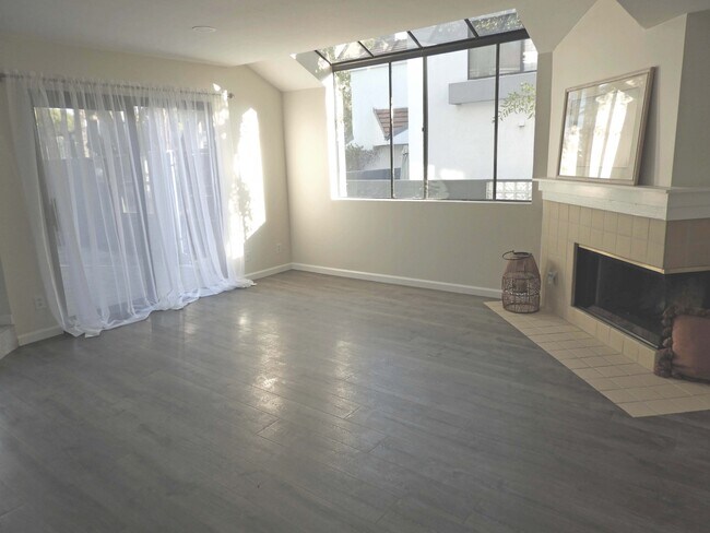 Building Photo - 1109 Tivoli Ln