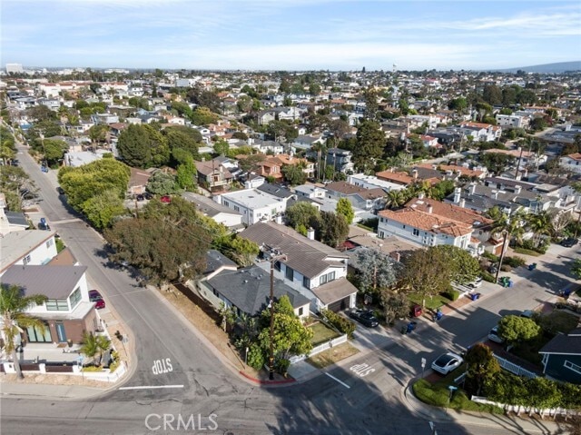 Building Photo - 2616 N Poinsettia Ave