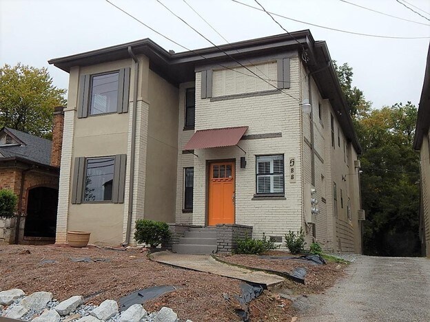 Building exterior front - 588 Parkway Dr NE