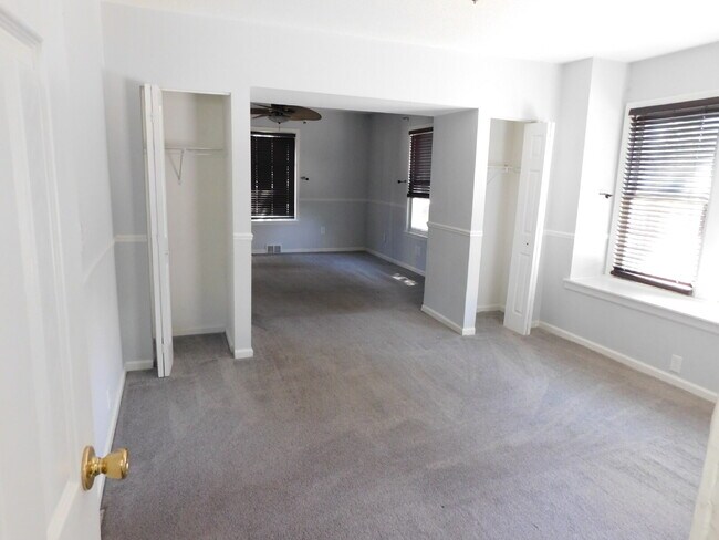 Building Photo - 405 N Washington Ave