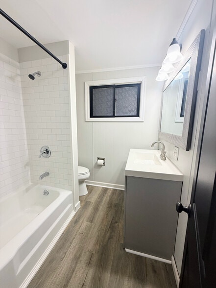 Building Photo - 312 Forrest St