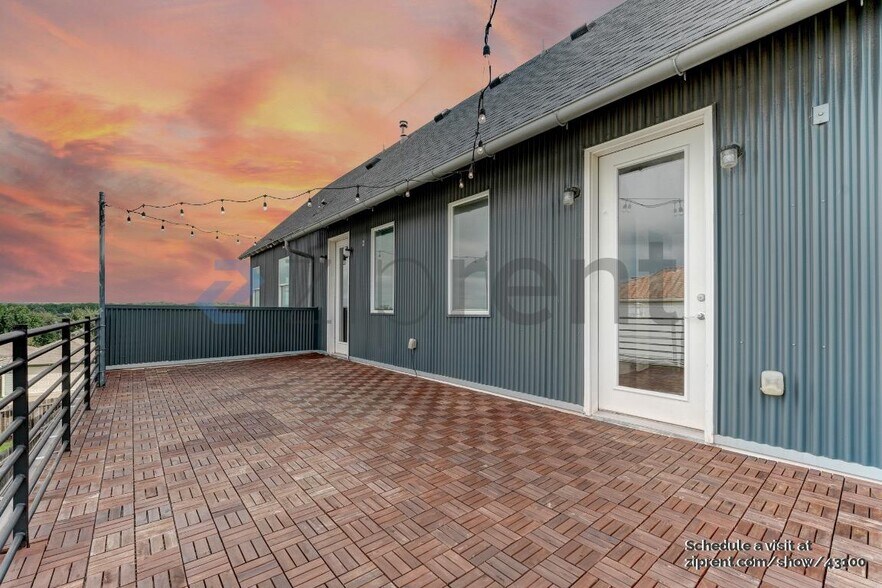 Building Photo - 6016 Seville Dr