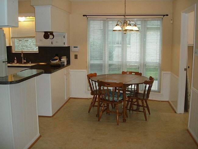 Building Photo - 12414 Wedgehill Ln