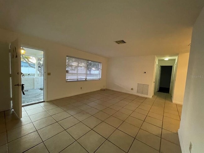 Building Photo - 471 Keene Park Dr E