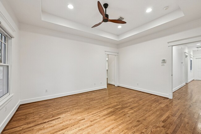 Building Photo - 1537 Alexander St