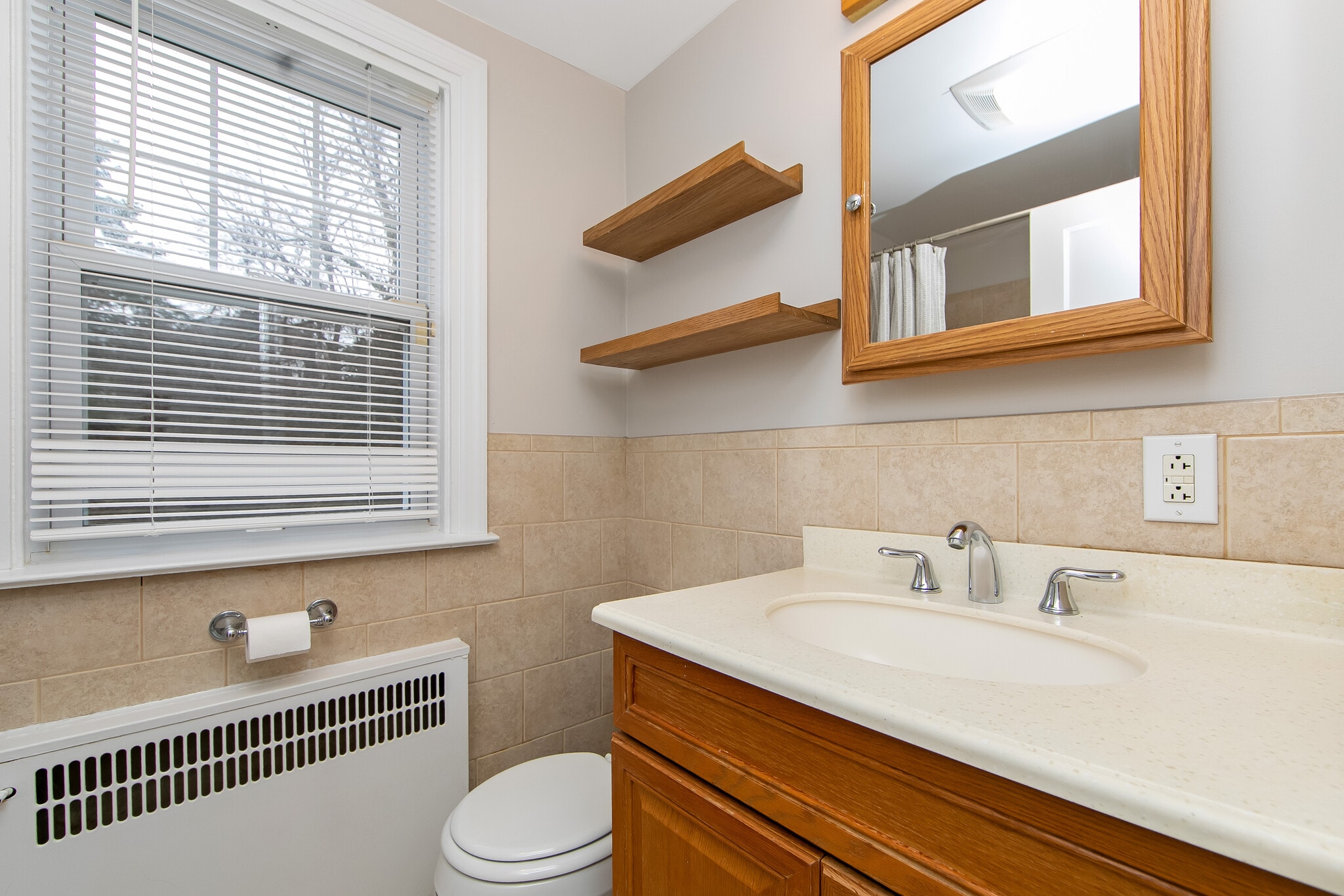 Building Photo - 204 Greenbriar Ln