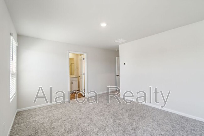 Building Photo - 1033 Plumcrest Dr