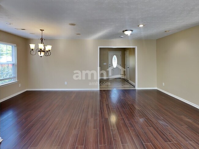 Building Photo - 586 Hollerman Ln