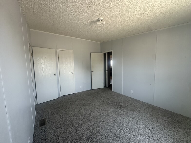 Building Photo - 110 W Highland Ave