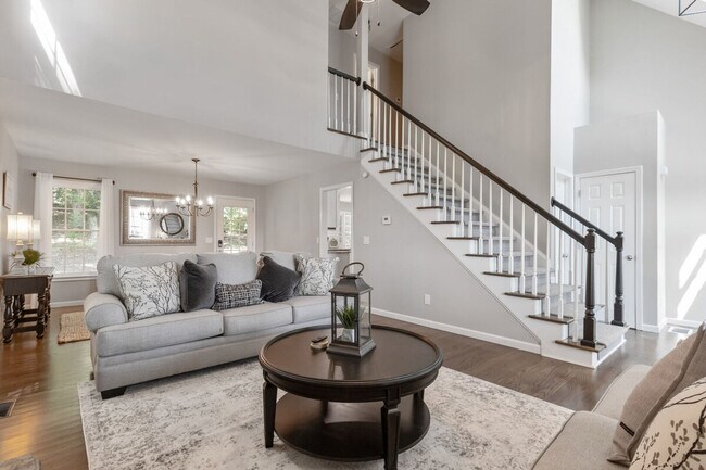 Primary Photo - 535 Douthit Ferry Rd