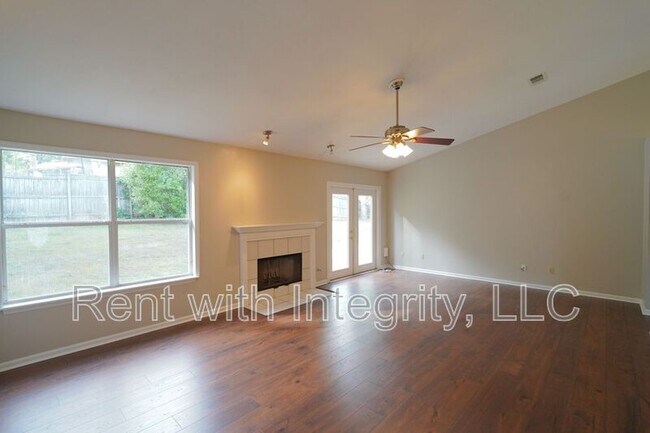 Building Photo - 1908 Wagon Wheel Cir E