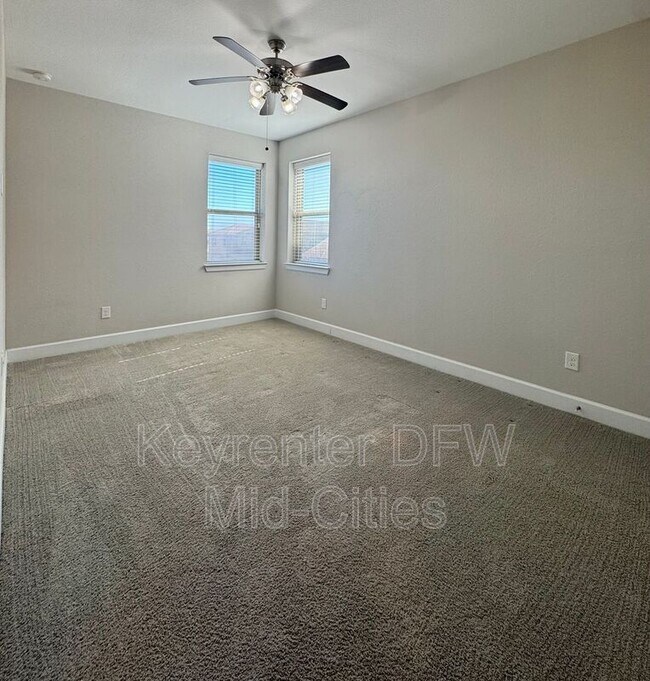 Building Photo - 6726 DeLeon St