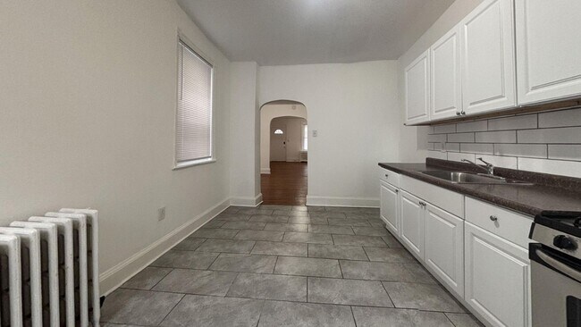 Building Photo - Charming 3-BR Updated West Philly Row Home