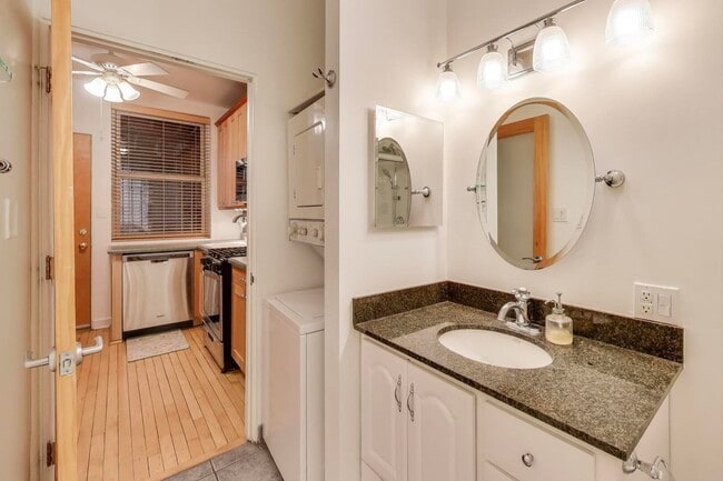 Building Photo - 3755 N Pine Grove Ave