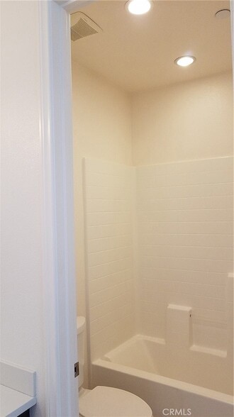 Building Photo - 908 N Acacia Ct