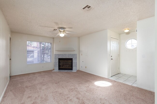 Building Photo - CENTRAL 2 BED, 2 BATH CONDO BLOCKS FROM UNLV