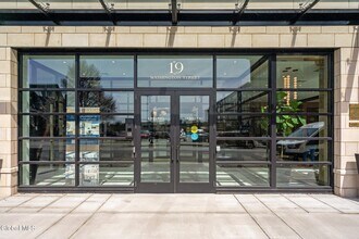 Building Photo - 19 Washington St