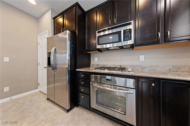 Building Photo - 10966 Sardinia Sands Dr