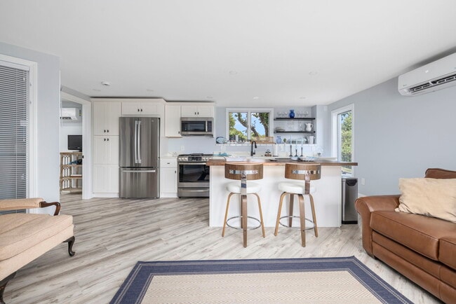 Building Photo - 54 Westcote Close