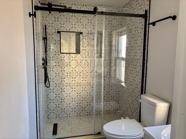 Building Photo - 2BR Duplex in Dyer - Designer Kitchen + Artisan Shower