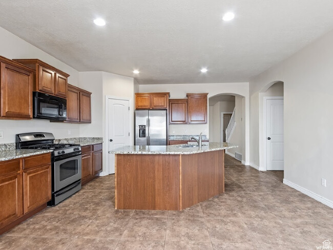 Kitchen - 2827 W Bear Ridge Way