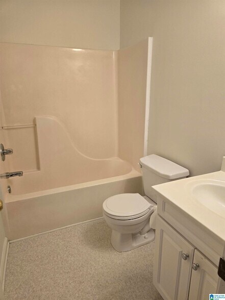 Building Photo - 107 Windsor Ridge Dr