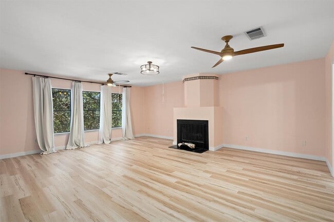 Building Photo - 8353 Steamline Cir