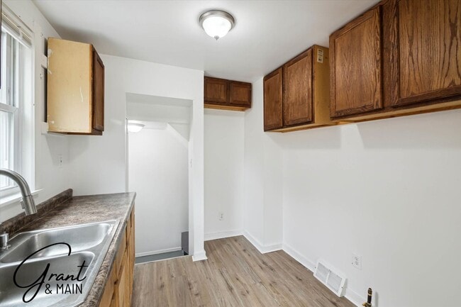 Building Photo - 13926 Rockdale St