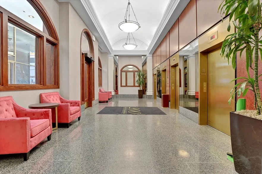 Building Photo - 200 N Dearborn St