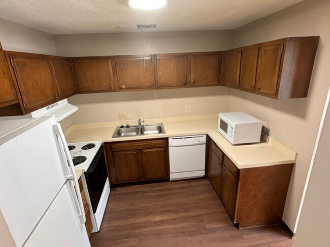 Interior Photo - Quail Creek Apts.