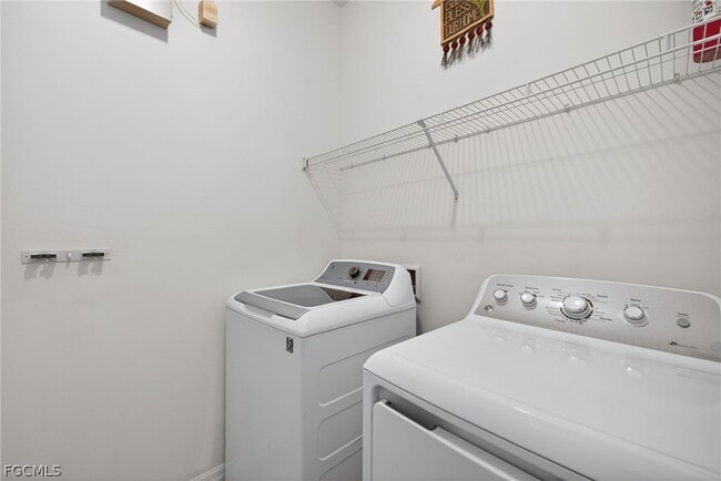 Building Photo - 8278 Sumner Ave