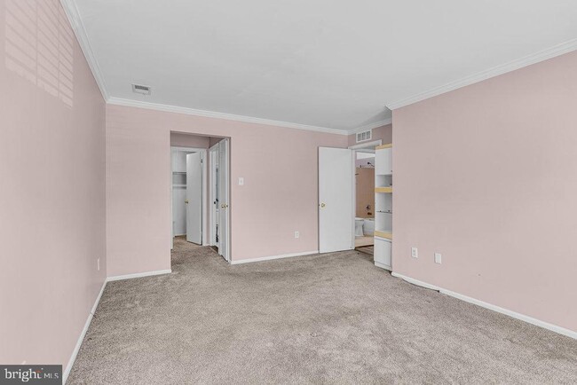 Building Photo - 271 Andover Pl