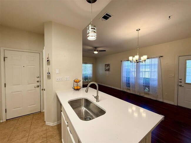 Building Photo - 8703 Weiser Dr